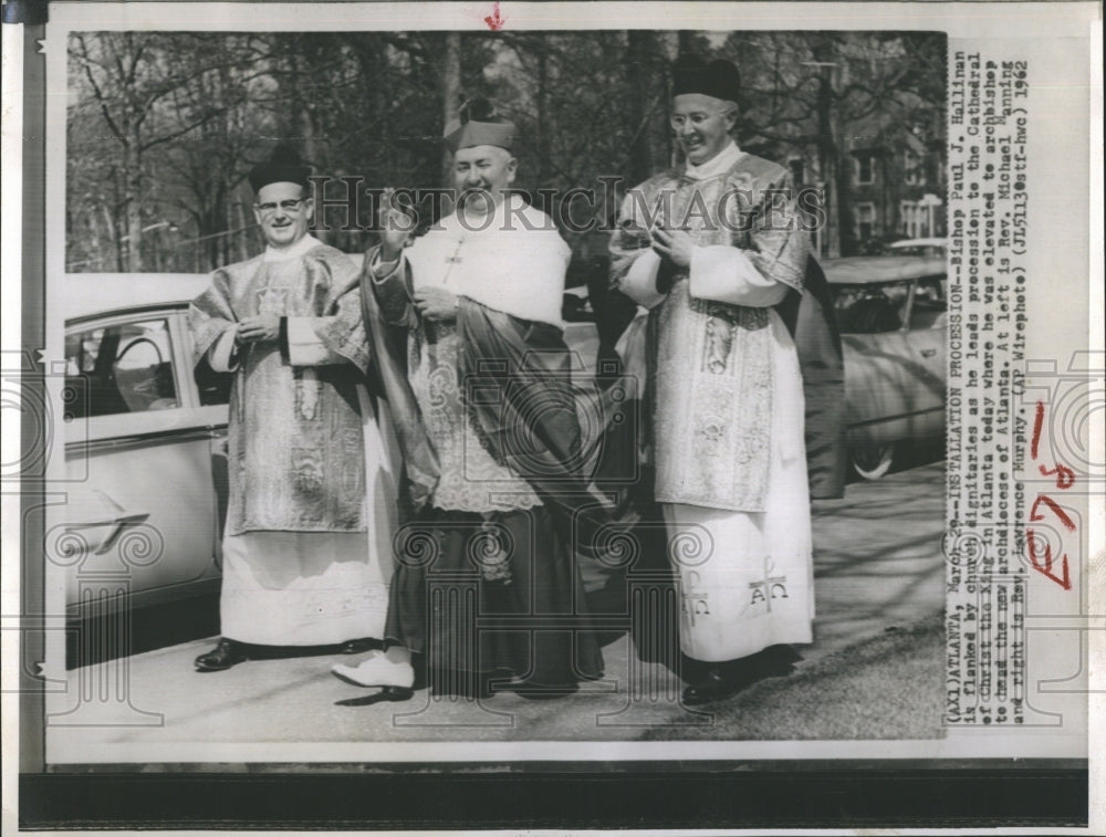 1962 Press Photo Paul J. Hallinan received his staff of authority - Historic Images