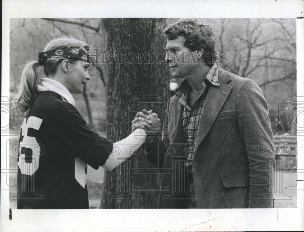 1982 Press Photo Candice Bergen and Ryan O&#39;Neal Star In Oliver&#39;s Story - Historic Images