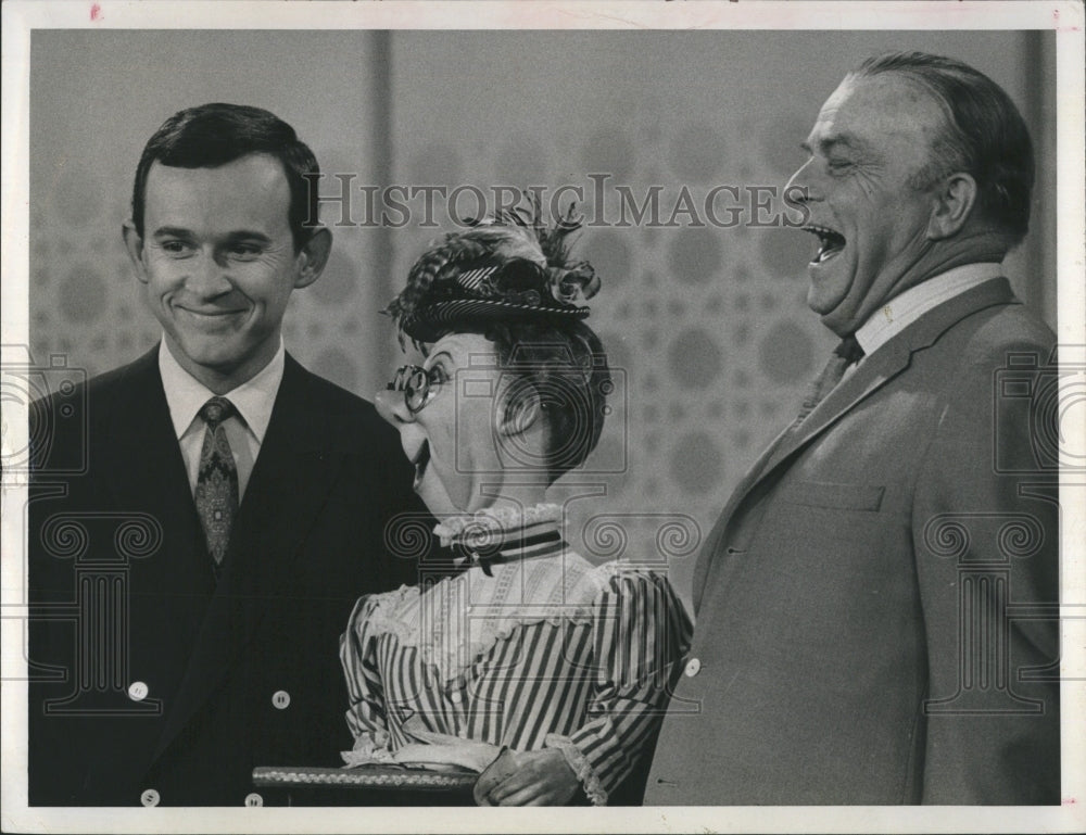 1967 Press Photo Dick Smothers, Effie Clinker, Edgar Bergen - Historic Images