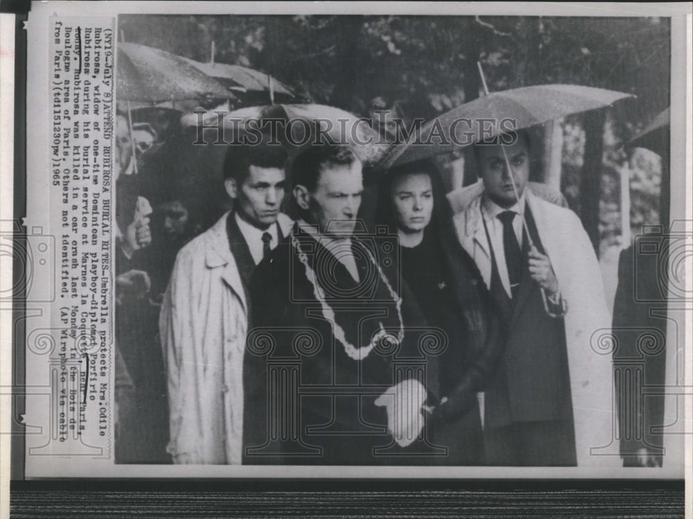1965 Press Photo Mrs. Odile Rubirosa attends husband, Poririo Rubirosa's funeral - Historic Images