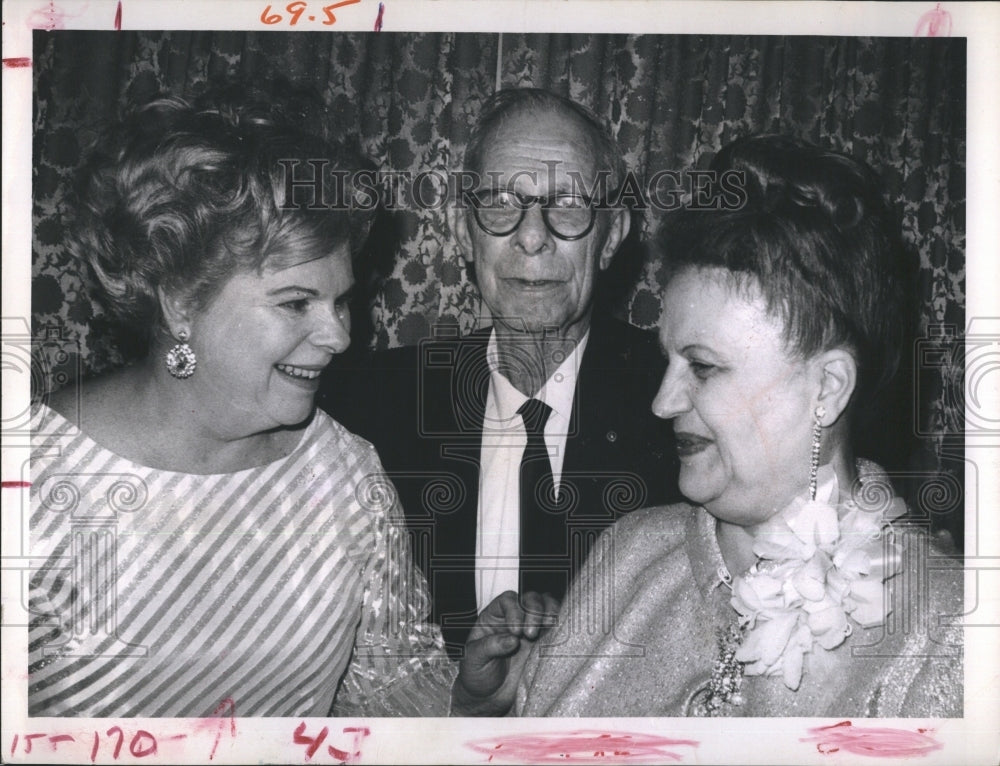 1968 Press Photo Pictured is Mrs. Jack Watson. - Historic Images