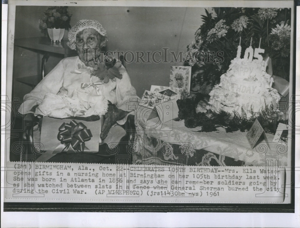 1961Press Photo Mrs Ella Watson celebrates her 105 th birthday in a nursing home - Historic Images