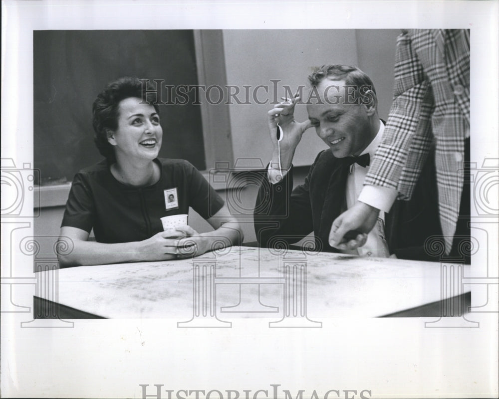 1964 Press Photo Kenneth Watkins and wife Linda - RSH13239 - Historic Images