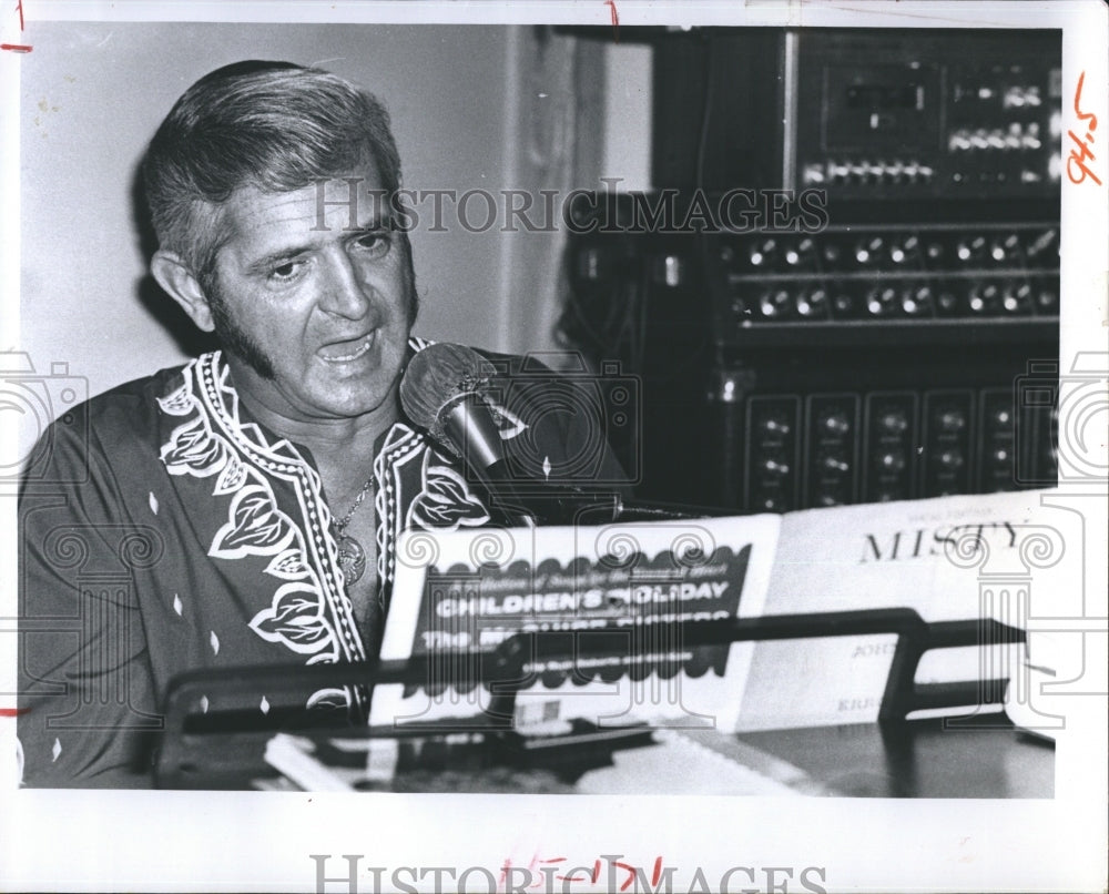 1980 Press Photo Bob Watkins Entertains at Fifi's in St. Petersburg - RSH13269 - Historic Images