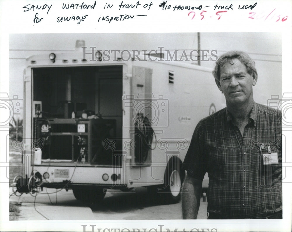 1985 Press Photo Sandy Watford in Front of $10,000 Sewage Inspection Truck - Historic Images