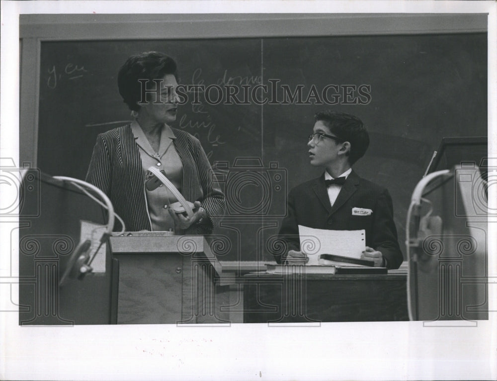 Press Photo Teacher Student Child Charles Carron - RSH13463 - Historic Images