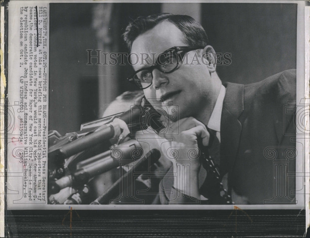 1965 Press Photo Bill Moyers at his news briefing - RSH13567 - Historic Images