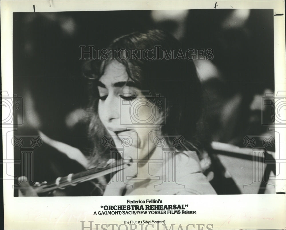 1990 Press Photo Sibyl Mostert Musician Orchestra Rehearsal Film - RSH13623 - Historic Images