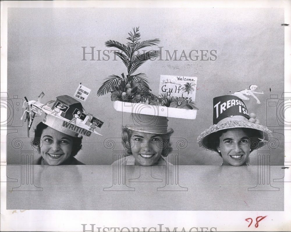 1962 Press Photo Mrs. Paul Ortt, Ervin Hough & Julian Fant in Hats Gulf Beaches - Historic Images