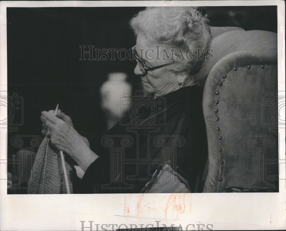 1977 Press Photo Helen Hayes, actress - RSH14165 - Historic Images