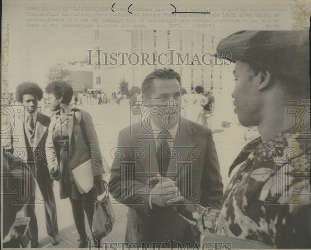 1975 Press Photo Former Oklahoma Senator Fred Harris Seeks Democratic Nomination - Historic Images