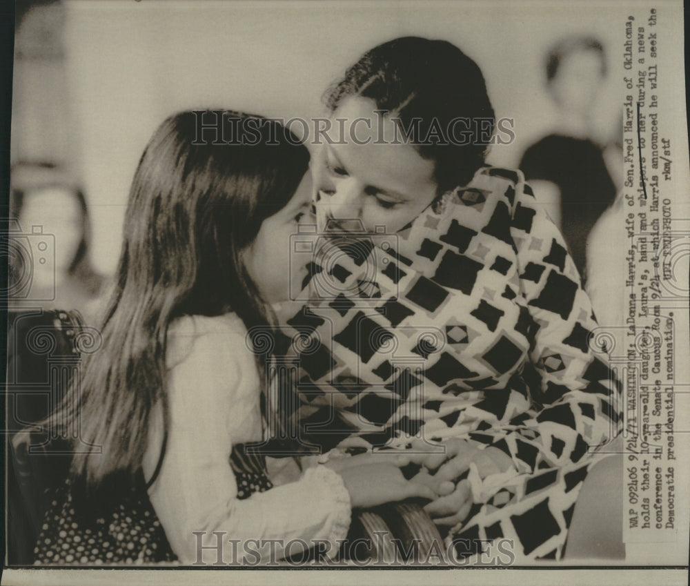 1971 Press Photo LaDonna Harris Wife Sen. Fred Oklahoma Daughter Laura - Historic Images