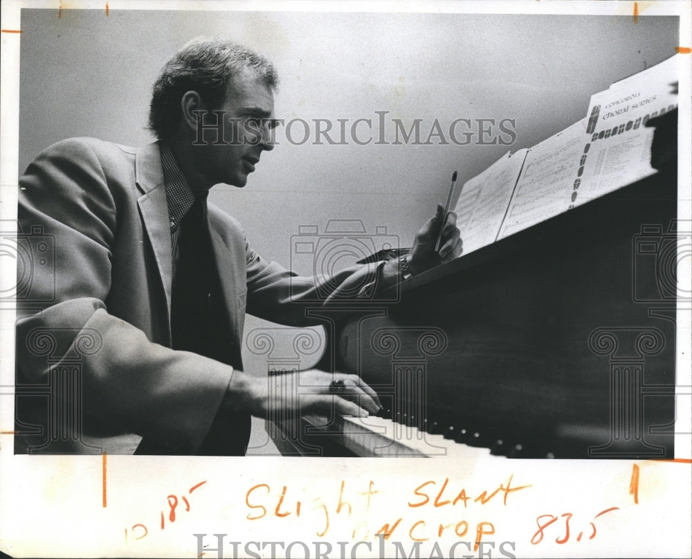 1973 Press Photo Fred Harrison Singer Pianist - Historic Images