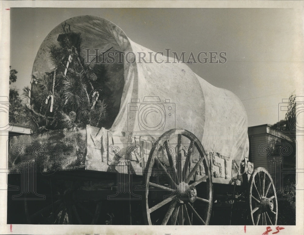 1962 Press Photo Dr. E.M. Harrison&#39;s Conestoga wagon - RSH14281 - Historic Images