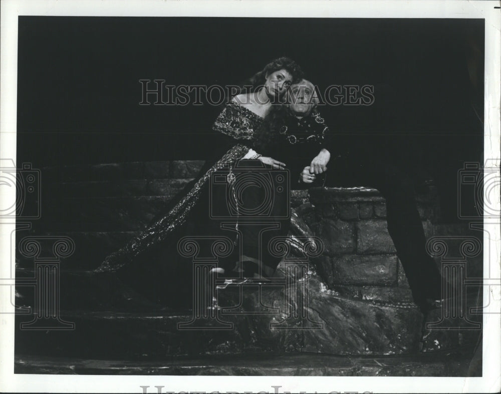 Press Photo Actor Richard Harris Martha Redgrave Camelot - Historic Images