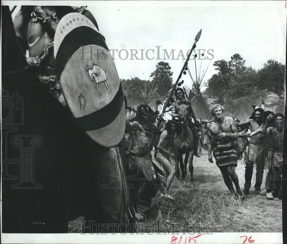 1970 Press Photo Richard Harris in "A Man Called Horse" - Historic Images