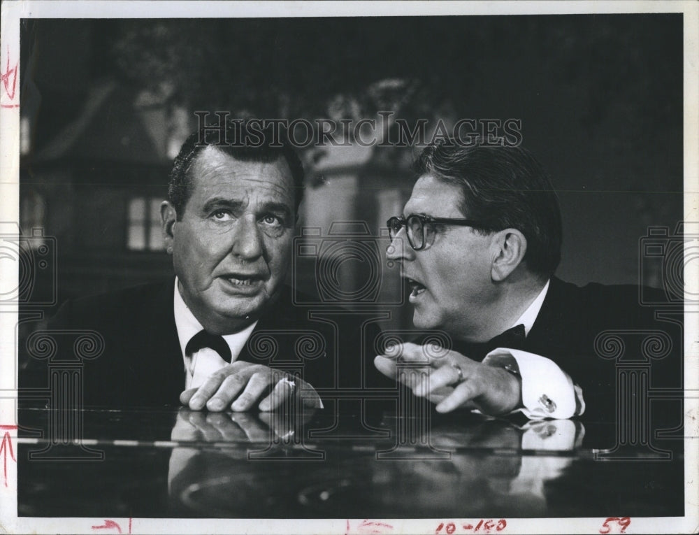 1964 Press Photo Meredith Willson and Phil Harris in &quot;The Texaco Star Parade.&quot; - Historic Images