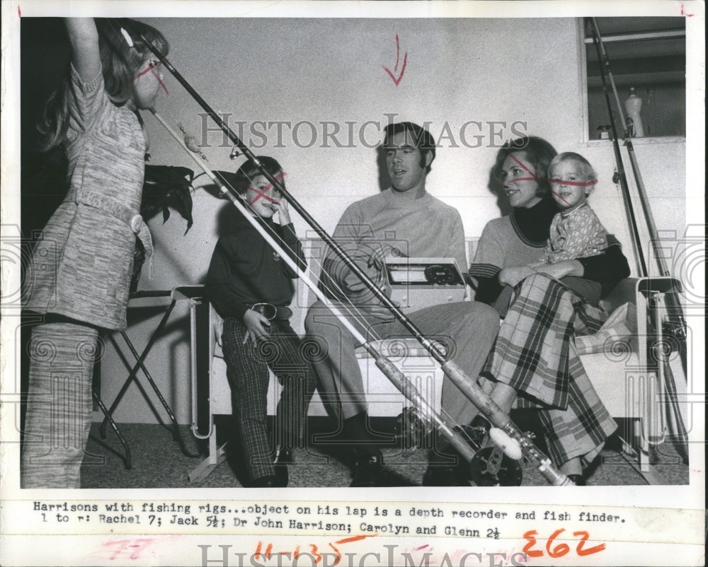 1974 Press Photo Dr. John Harrison, Rachel, Jack, Carolyn &amp; Glenn Harrsion - Historic Images