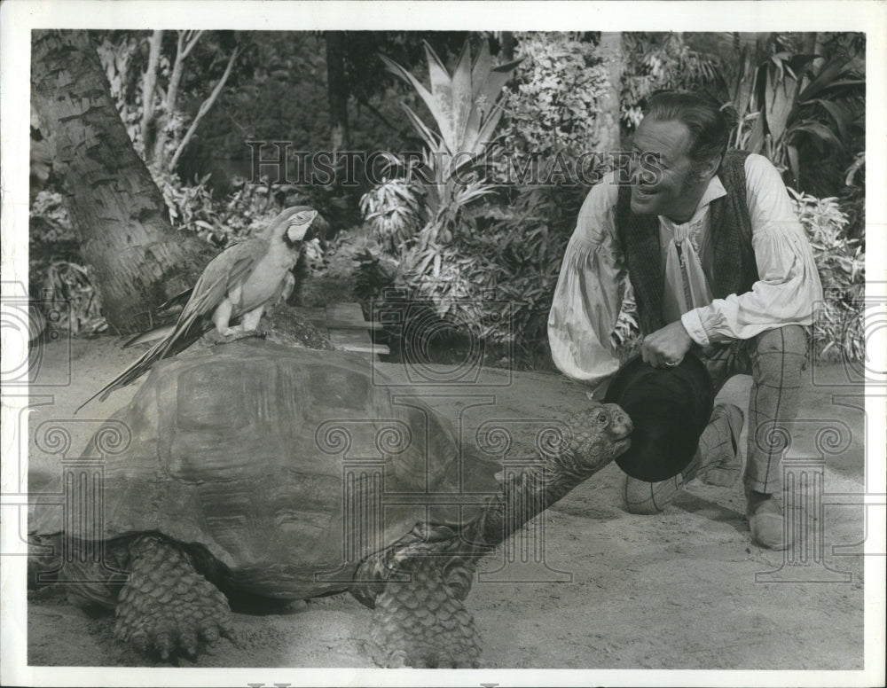 1973 Press Photo Actor Rex Harrison Talks To Animals In Movie Doctor Dolittle - Historic Images