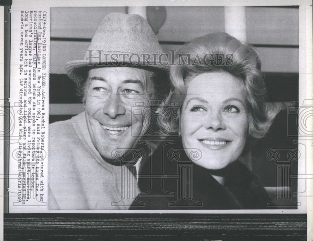 1969 Press Photo Rex Harrison and his wife Rachel Roberts. - Historic Images