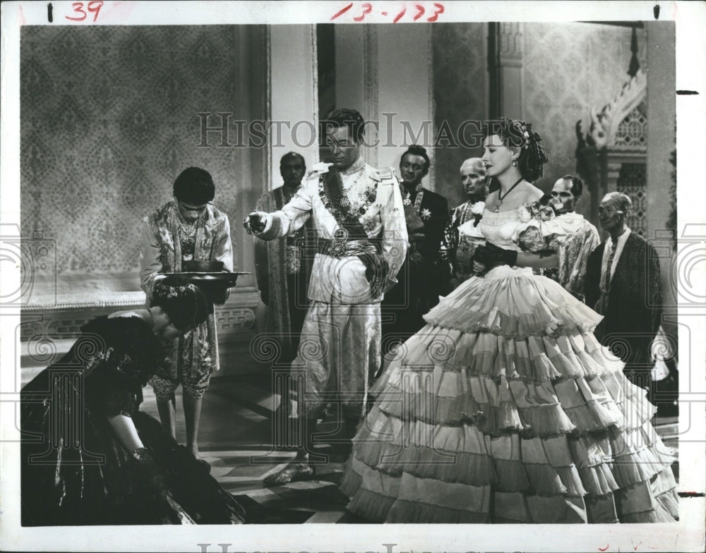 1970 Press Photo Rex Harrison And Irene Dunn In Movie Anna And The King Of Siam - Historic Images