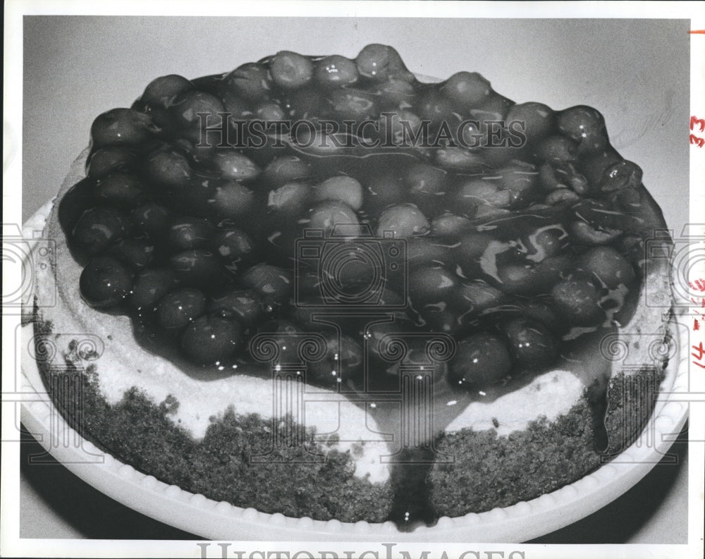 1981 Press Photo Homemade cheesecake made by Ruth Bush - Historic Images