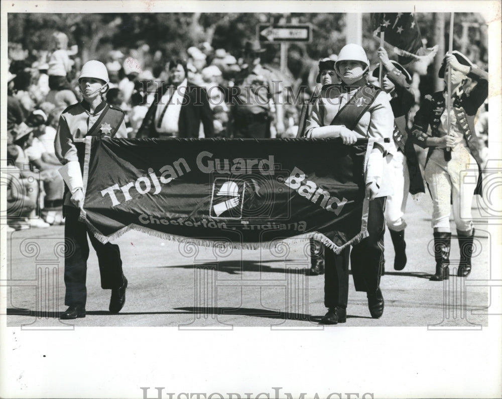 1985 Press Photo Trojan Guard Band Parade - Historic Images