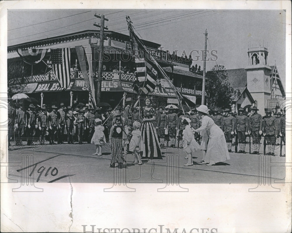 1971 Press Photo Washington Birthday School Parade. - Historic Images