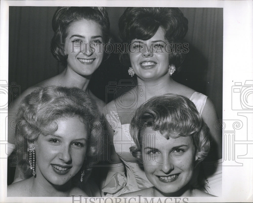 1964 Press Photo Judith Hoffman Queen of New York State Society; Kathy Sachs - Historic Images