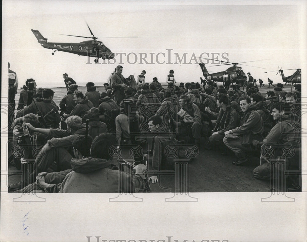 1973 Press Photo British Commando Brigade wait on the Deck of Royal Navy Carrier - Historic Images