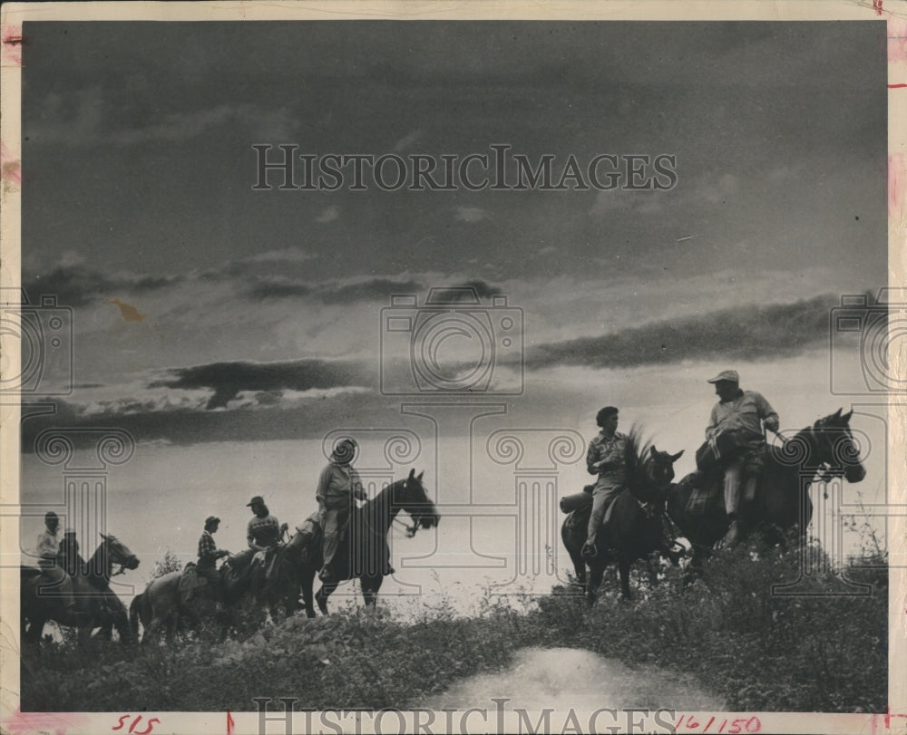 Press Photo Horse Back Riding on top of the mointain. - RSH15115 - Historic Images