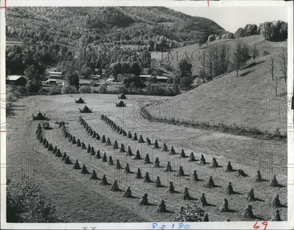 Press Photo Mountains - Historic Images