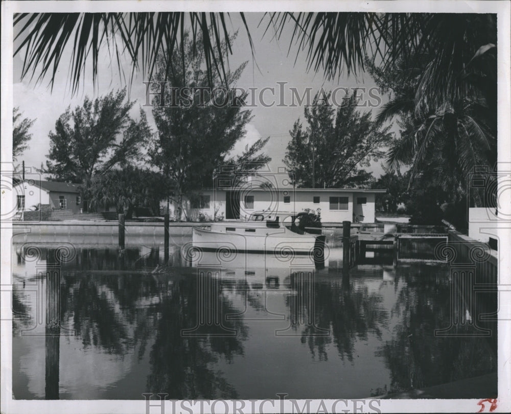 Press Photo A picture of residence in Holiday Isles in Florida. - Historic Images