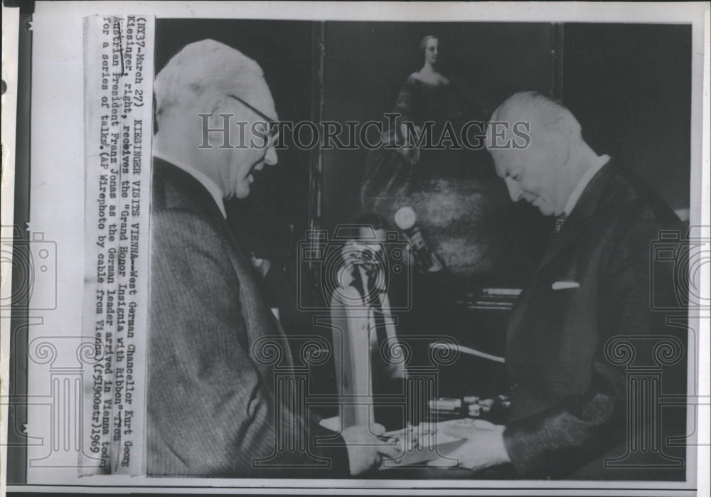 1969 Press Photo Kurt Kiesinger West German Chancellor Grand Honor Insignia - Historic Images