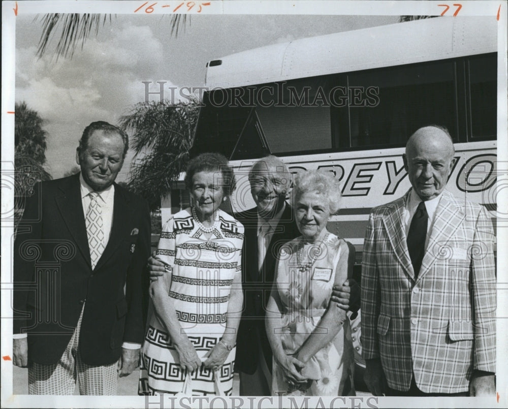 1975 Press Photo Wayne King and his orchestra play at Sun City Center Town Cent - Historic Images