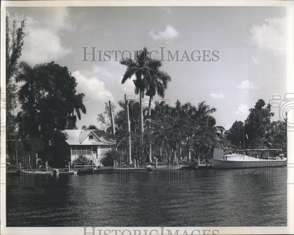 1965 Press Photo House And Boat In Everglades City Florida - Historic Images