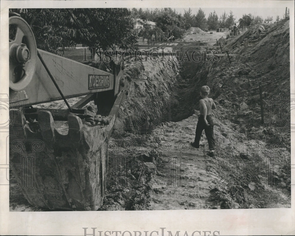 1963 Press Photo Excavations tempting to explore - Historic Images