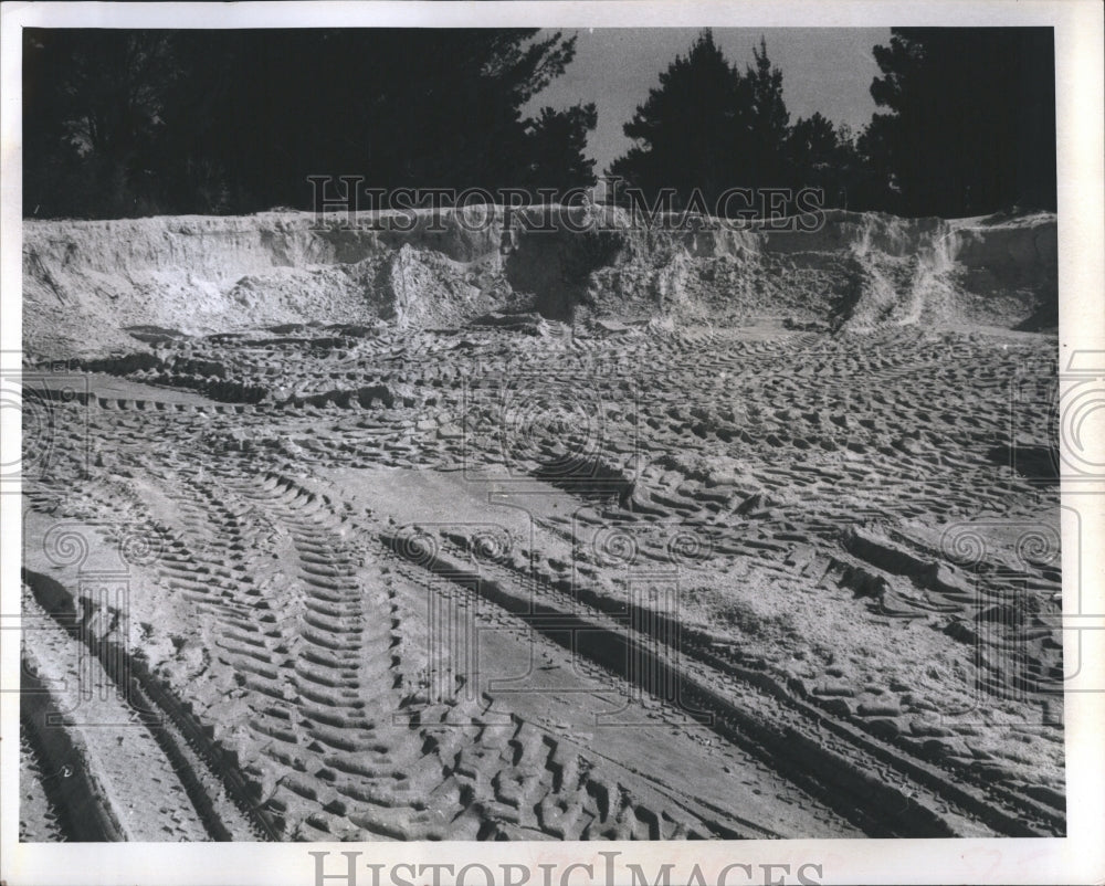 1972 Press Photo Construction Excavation Pit In Seminole Florida - Historic Images