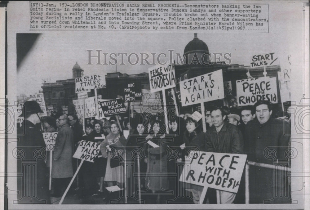 1967 Press Photo Demonstration of Politics in London - Historic Images