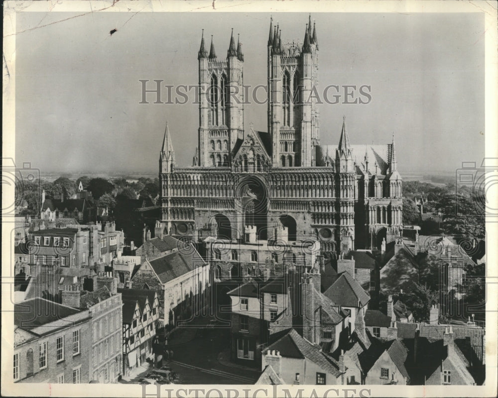 1961 Press Photo The Lincoln Cathedral in London - RSH15725 - Historic Images