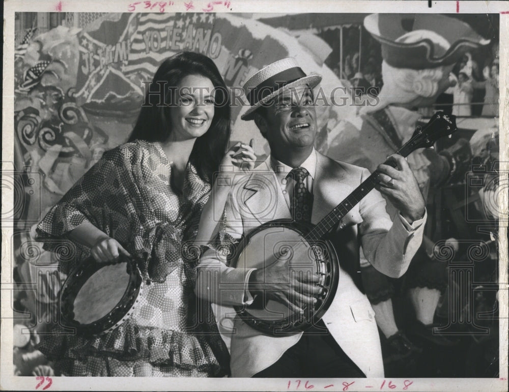 1971 Press Photo Bert Parks and Phyllis George,Miss America - Historic Images