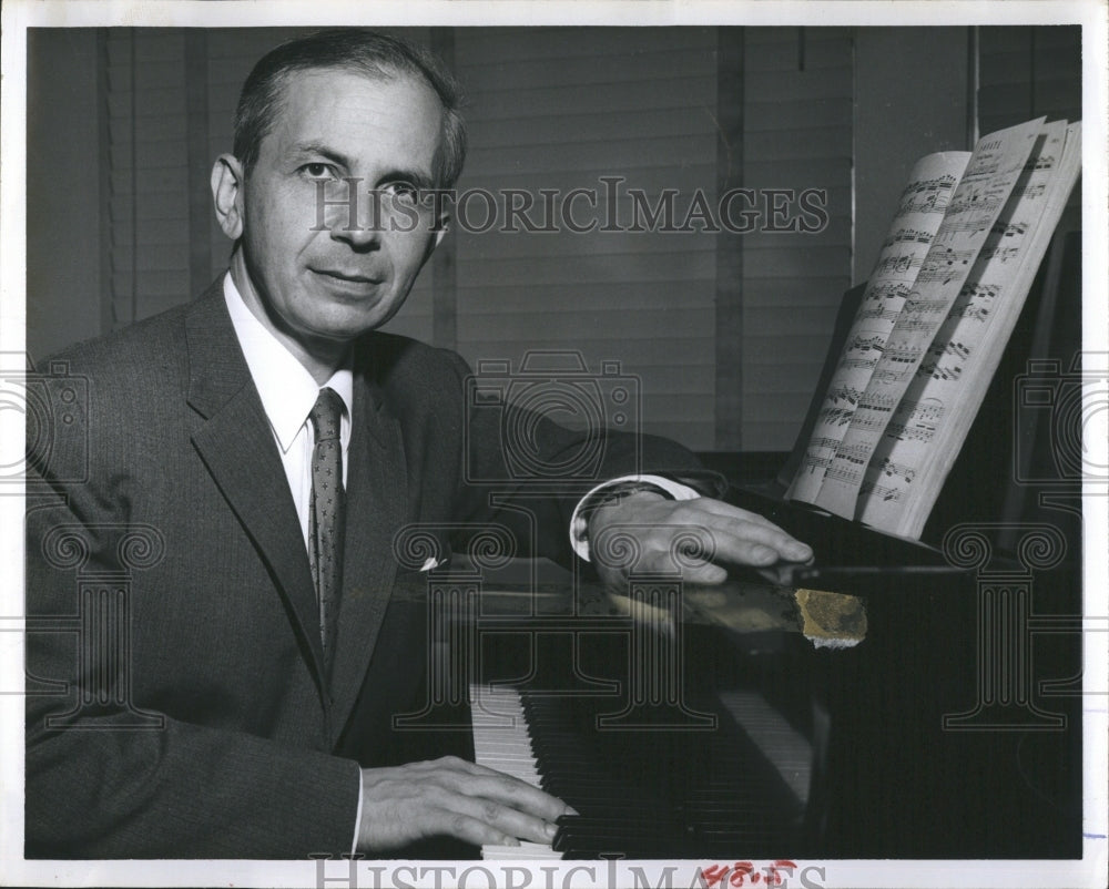 1965 Press Photo Painist Edward Kilenyi. - Historic Images