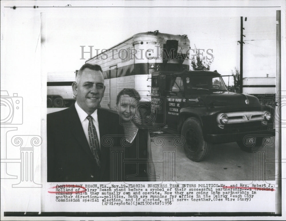 1956 Press Photo Robert J. Holland &amp; Wife Delray Beach Florida City Commission - Historic Images