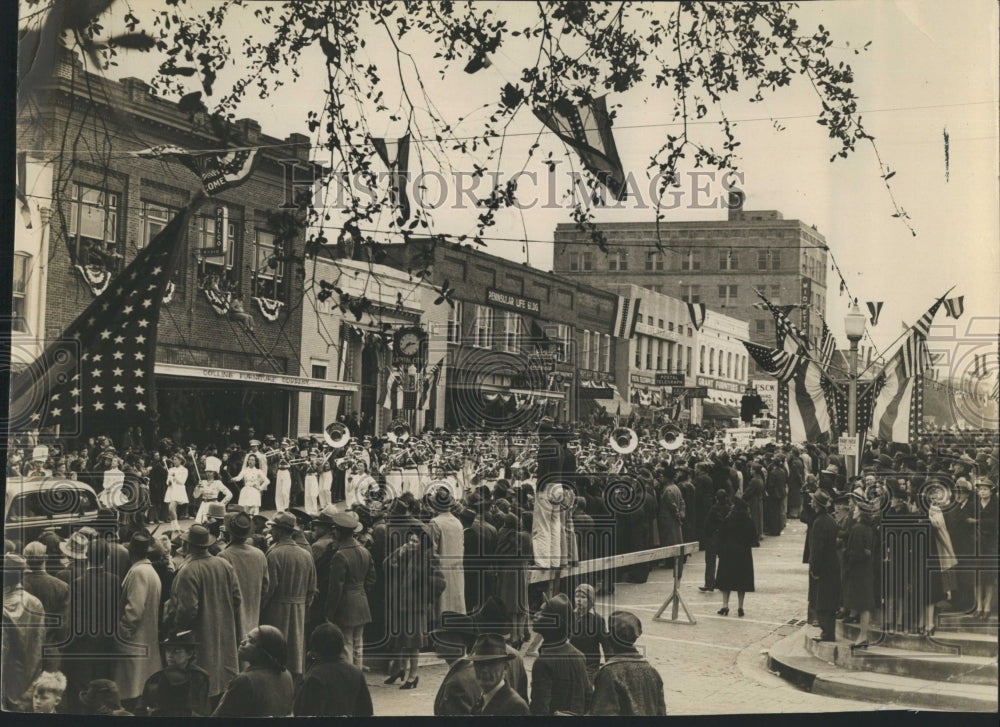 1941 Press Photo Parade City Street Crowded People American Flags Marching Band - Historic Images