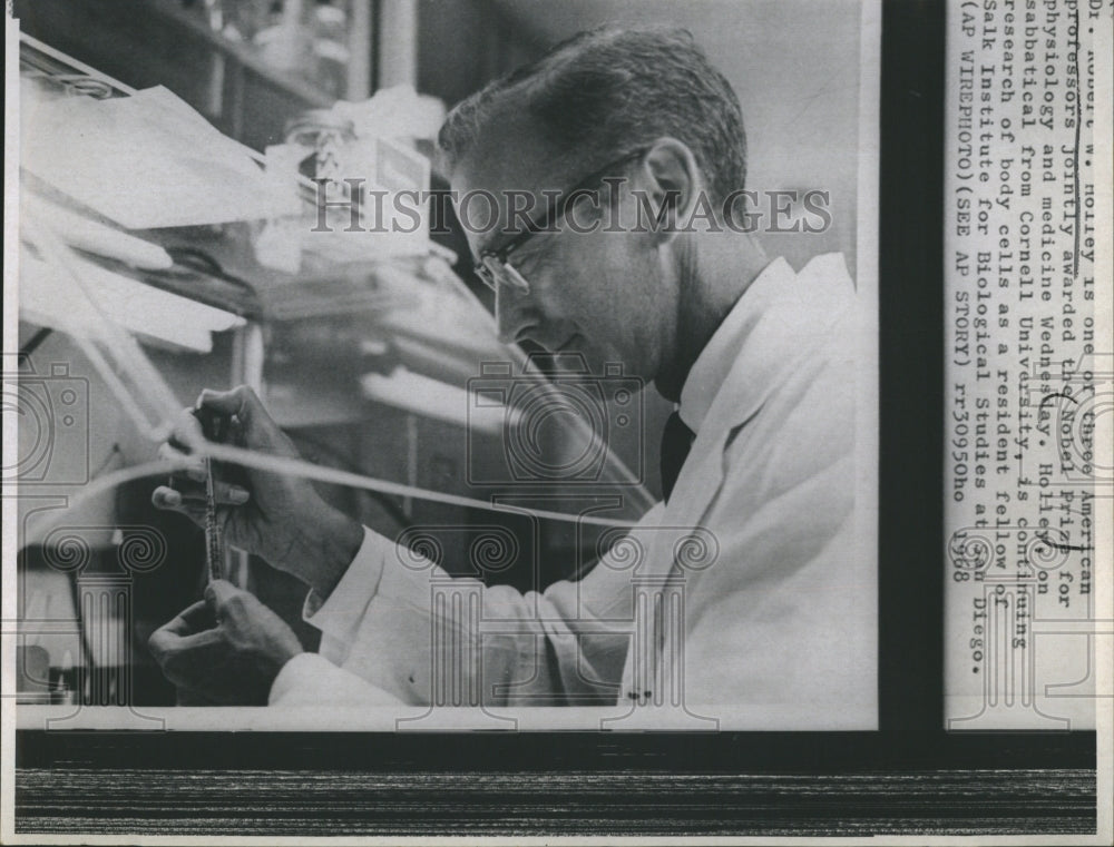 1968 Press Photo Dr Robert W. Holley one of 3 american Professors  awarded - Historic Images