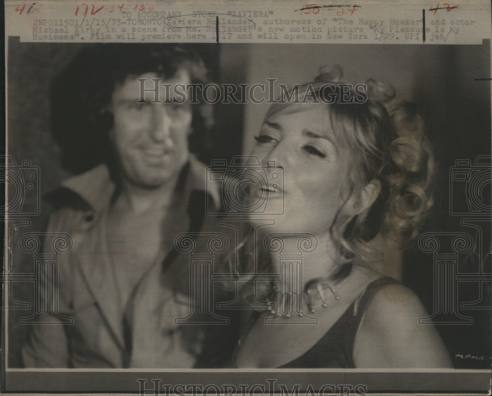 1975 Press Photo Actress Xaviera Hollander and Actor Micheal Kirby. - Historic Images