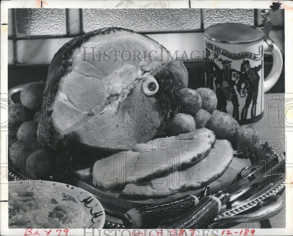 1981 Baked ham-Historic Images