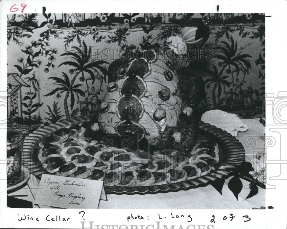 1986 Press Photo Salmon Mouse with ginger-raspberry sauce. - RSH16685 - Historic Images