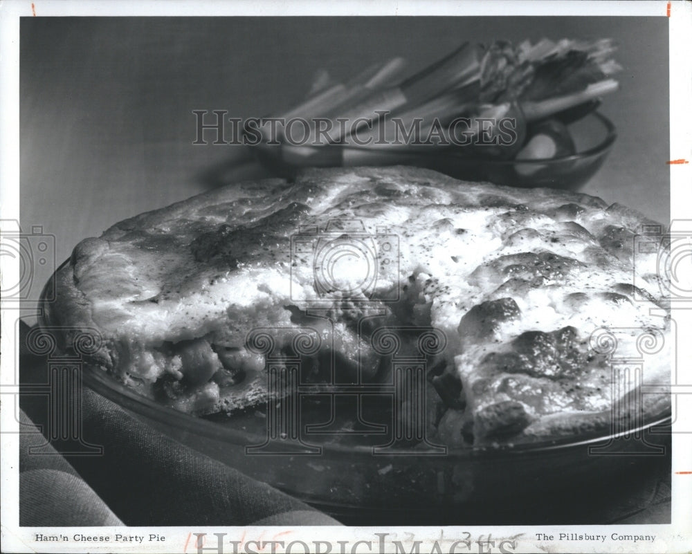 1976 Press Photo Ham &#39;N Cheese Pie - RSH16845 - Historic Images