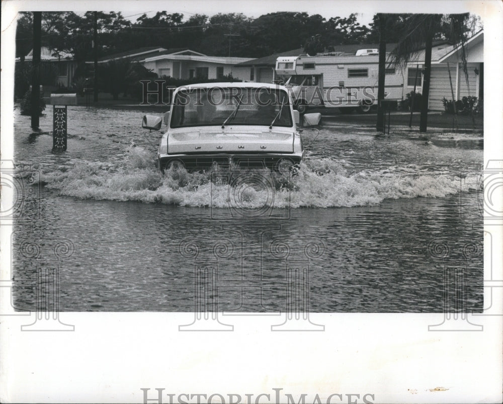 1976 Press Photo Indian Heights flood - RSH16909 - Historic Images